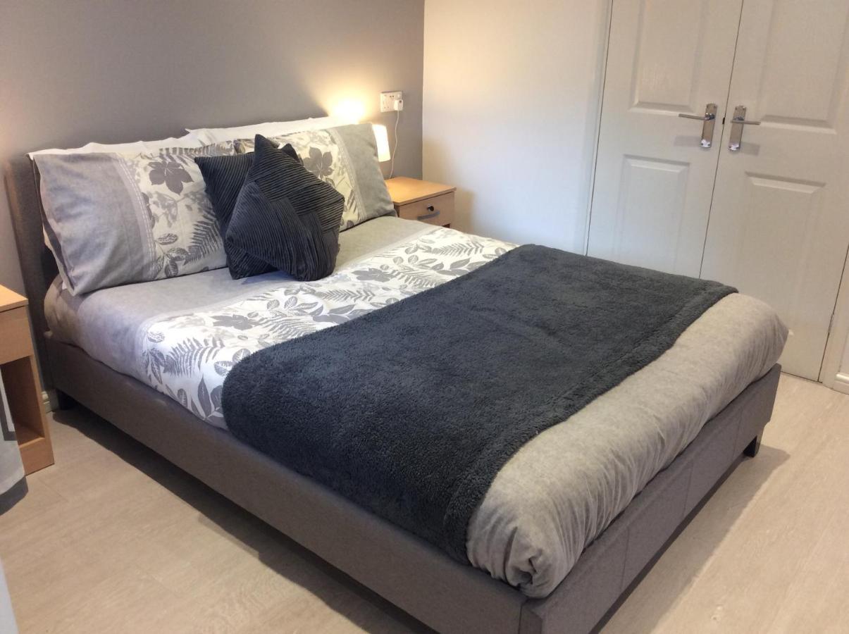 ビショップス・ストートフォードSpacious Ground Floor Studio Flat - Easy Access To Stansted Airport, London And Cambridgeアパートメント エクステリア 写真