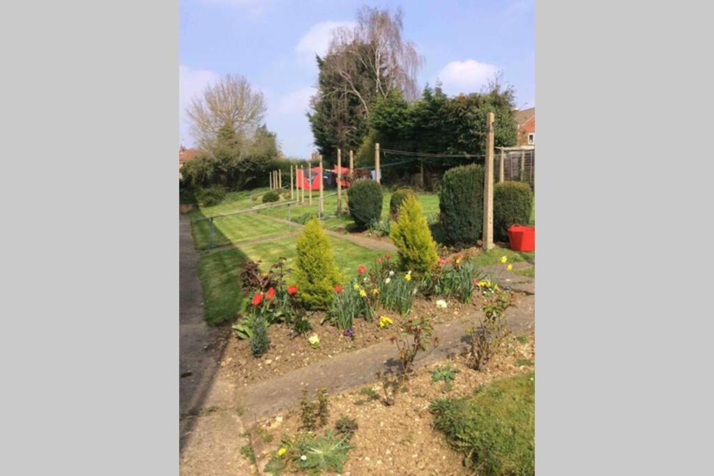 ビショップス・ストートフォードSpacious Ground Floor Studio Flat - Easy Access To Stansted Airport, London And Cambridgeアパートメント エクステリア 写真
