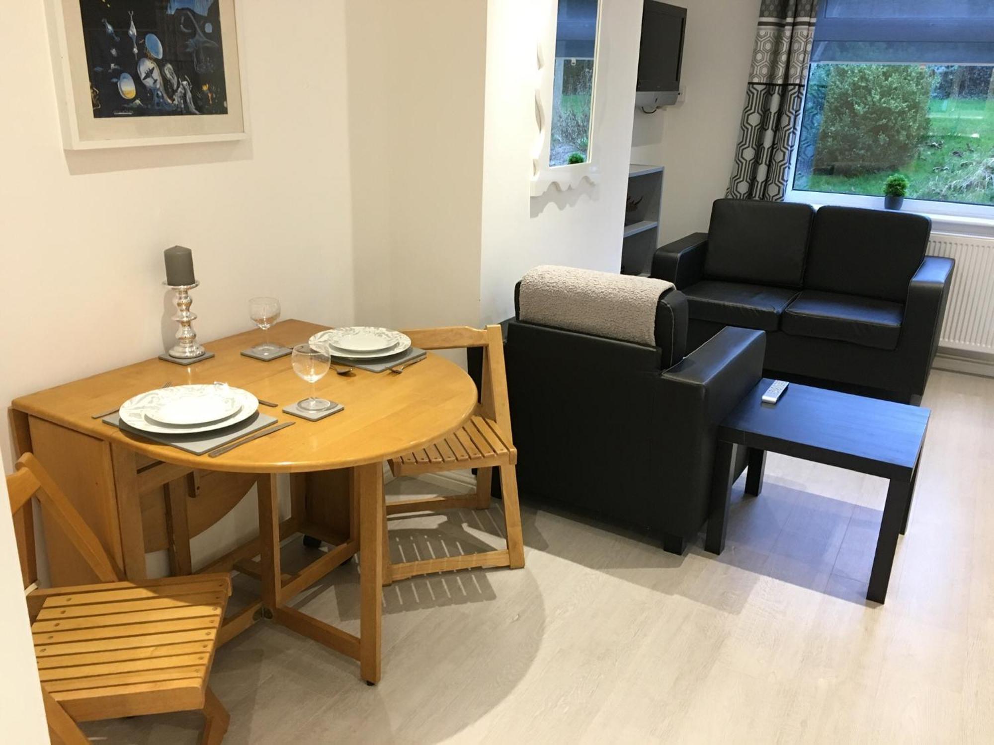 ビショップス・ストートフォードSpacious Ground Floor Studio Flat - Easy Access To Stansted Airport, London And Cambridgeアパートメント エクステリア 写真